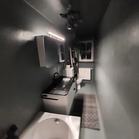Gluecksschmiede Black & White Apartment