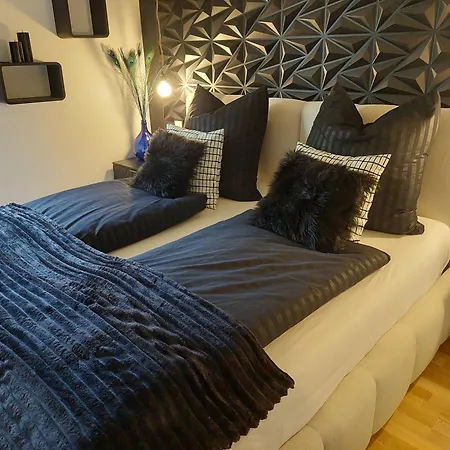 Gluecksschmiede Black & White Apartment Passau
